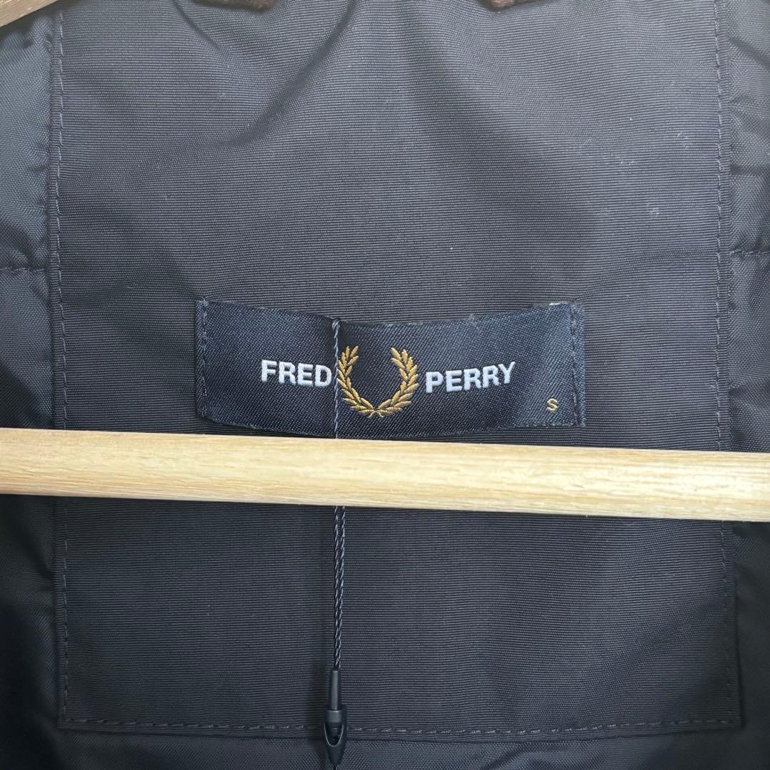 フレッドペリー　FRED PERRY ベスト