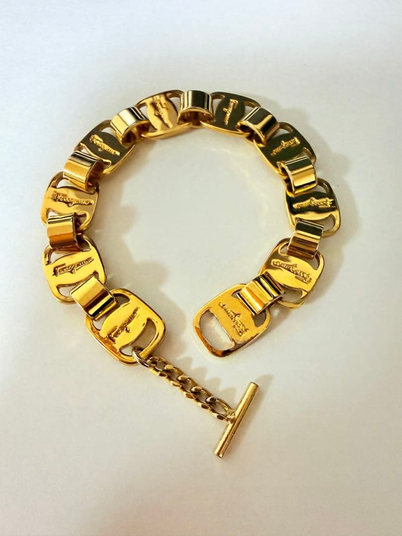 Ferragamo フェラガモ チェーンブレスレット ゴールド