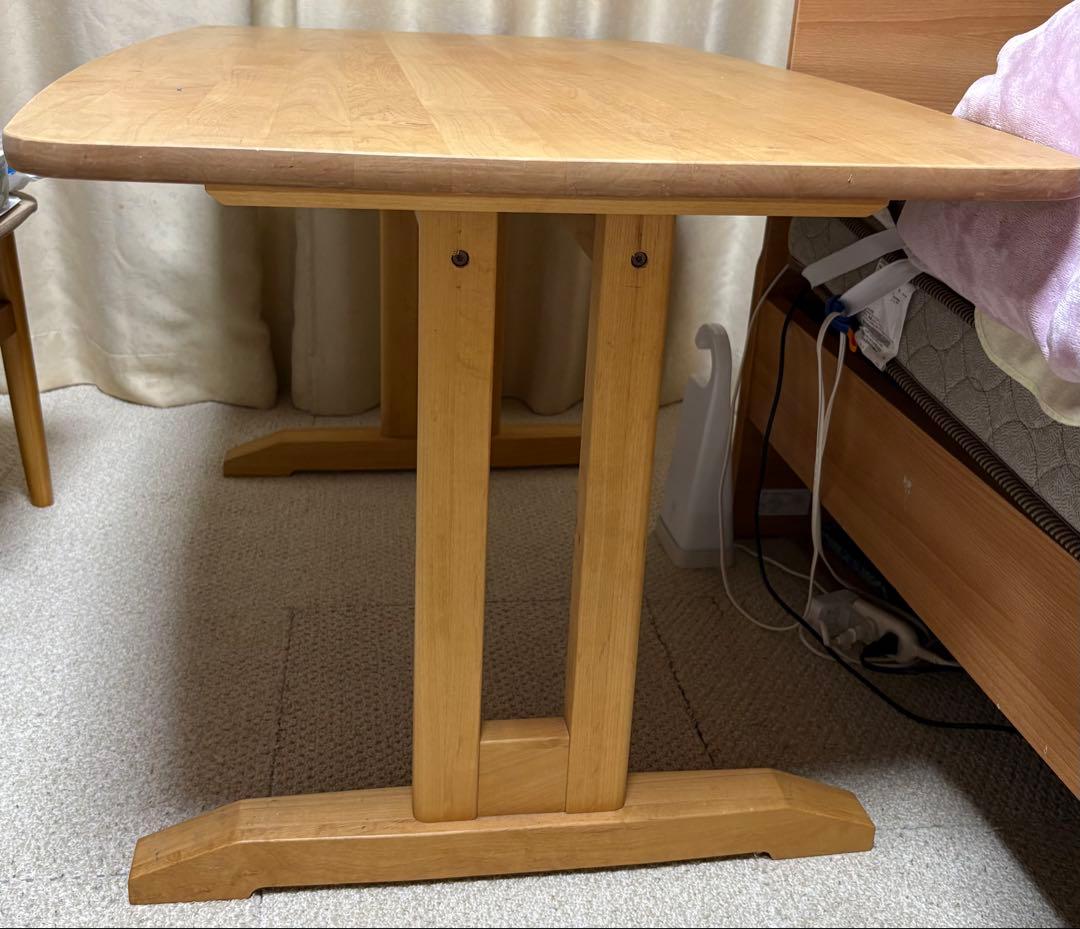 モモナチュラル　二本脚　ダイニングテーブル　110✖️70 高さ59