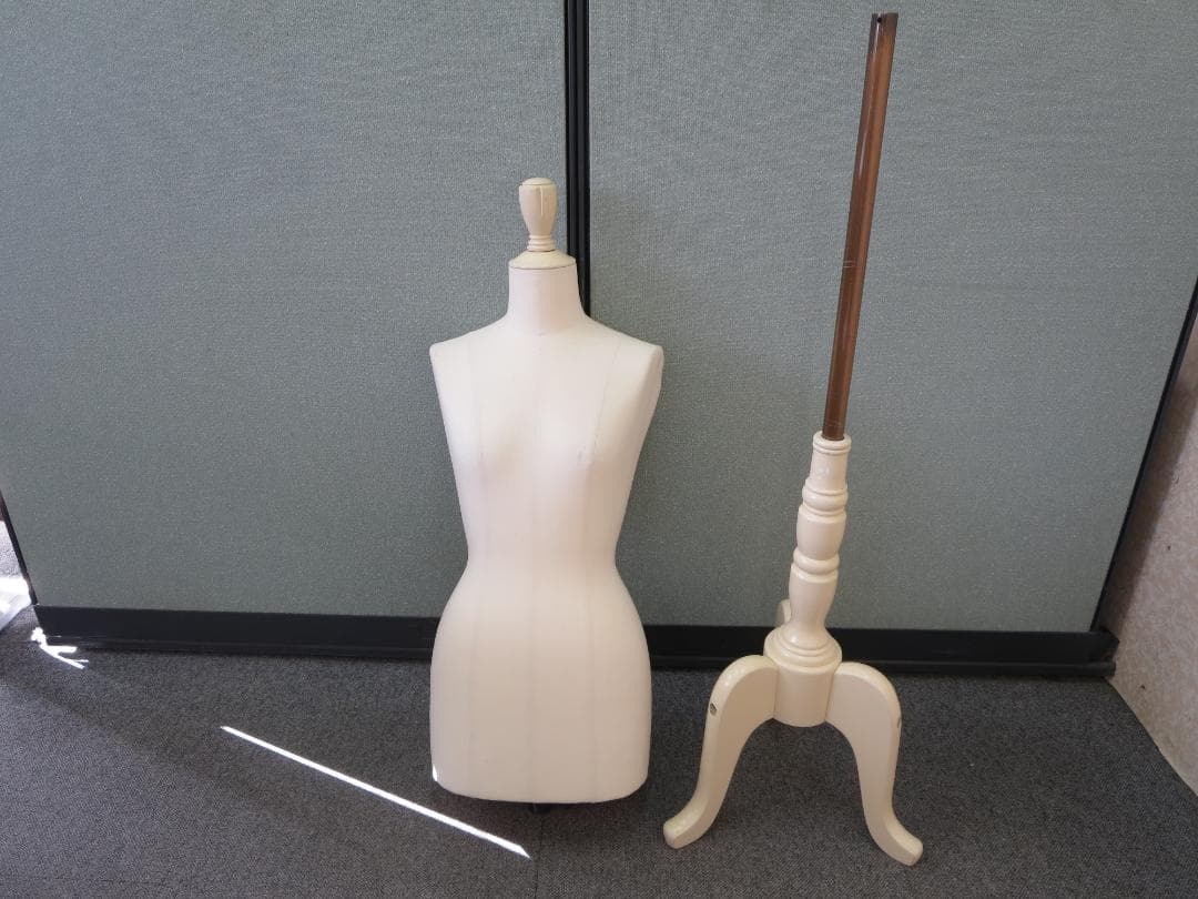 キイヤ　トルソー　レディース脚付き　高さ調整可能