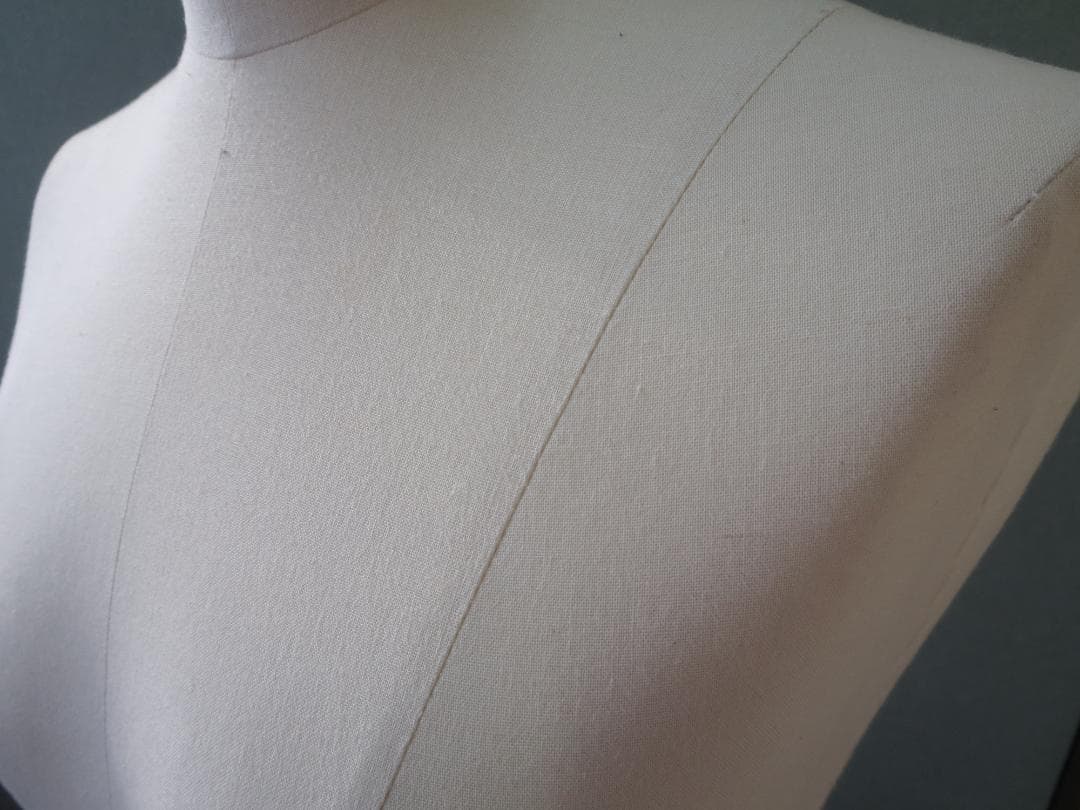 キイヤ　トルソー　レディース脚付き　高さ調整可能