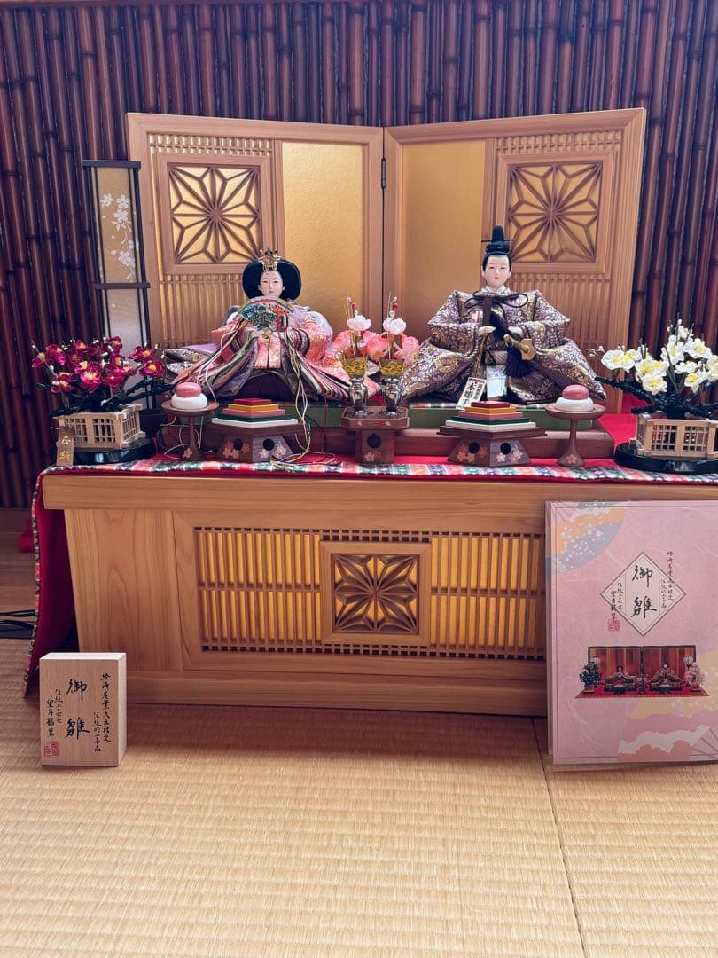 【新品同様】伝統工芸士望月龍翠作 親王飾り雛人形 書院障子屏風木製台座 正絹衣装