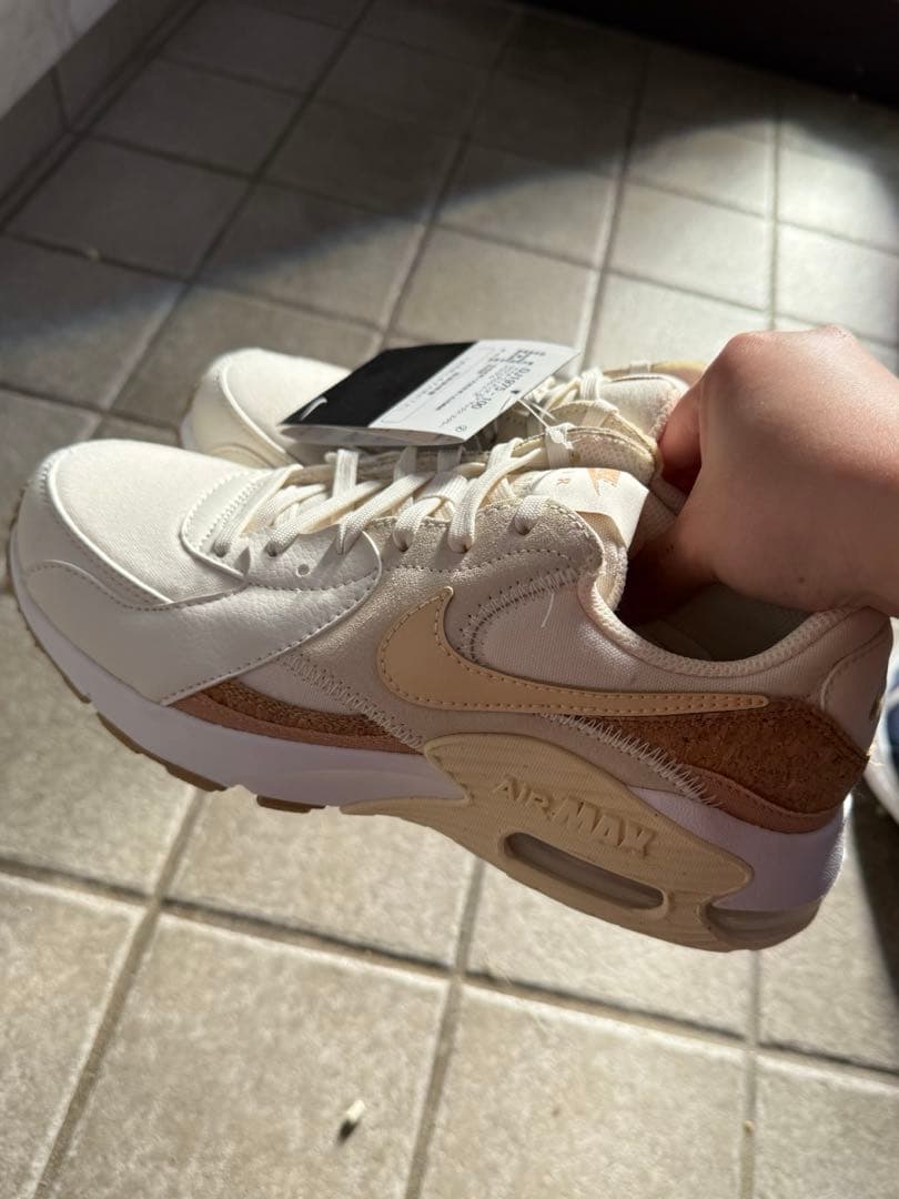 Nike Air Max エクシーコルク