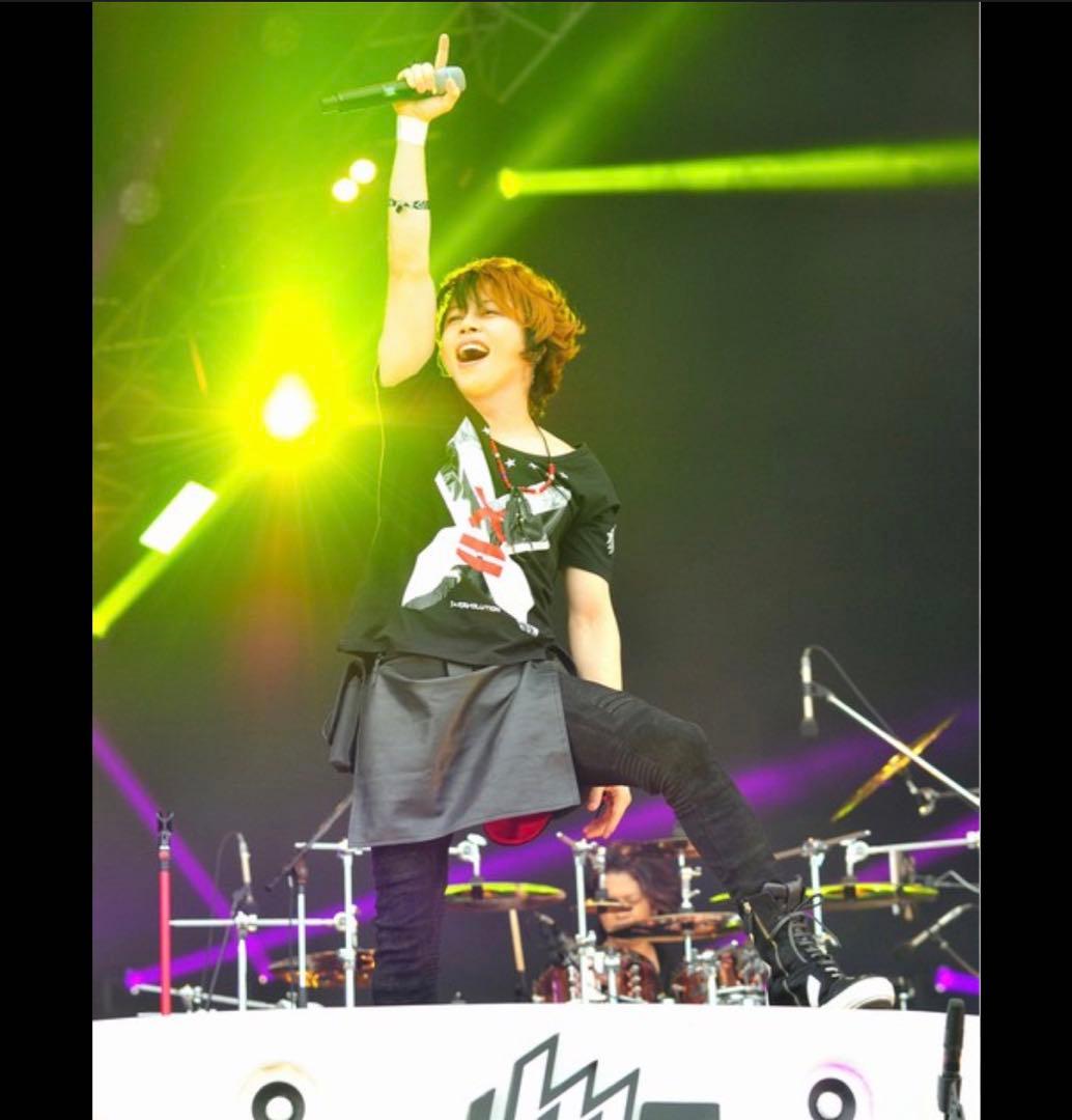 オ*☆様 T.M.Revolution 西川貴教着用 スニーカー artsela