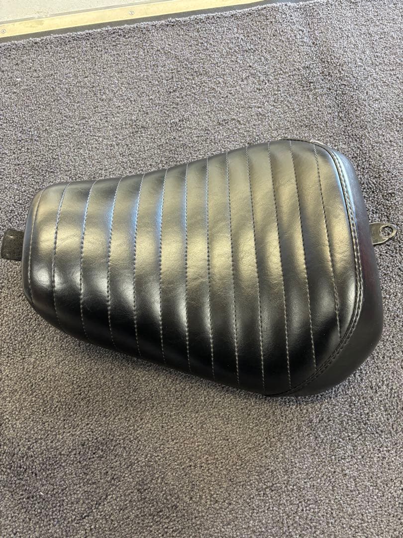 ラペラシート スポーツスター XL1200X ソロシート