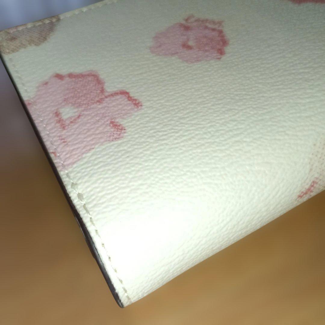 未使用COACH キスロック ミディアム二つ折り財布 日本限定フローラルプリント
