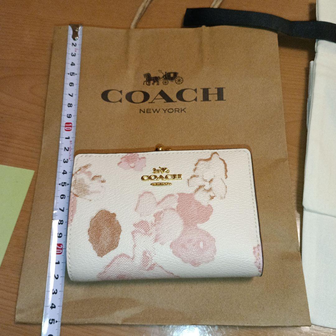 未使用COACH キスロック ミディアム二つ折り財布 日本限定フローラルプリント