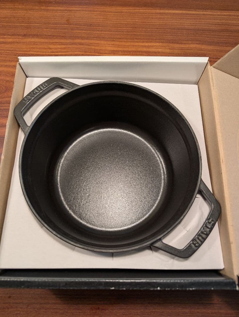 Staub ストウブ ココットラウンド ブラック 22cm