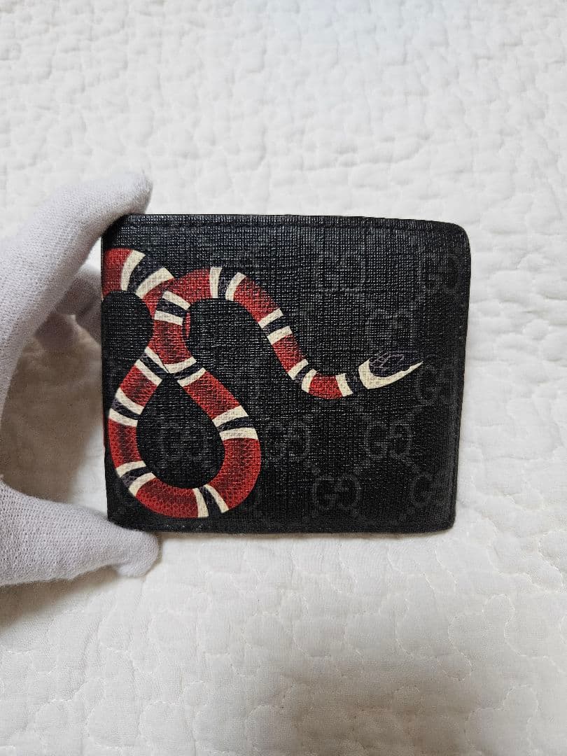 GUCCI 財布 二つ折り　ブラック　GGスプリーム　スネーク　黒