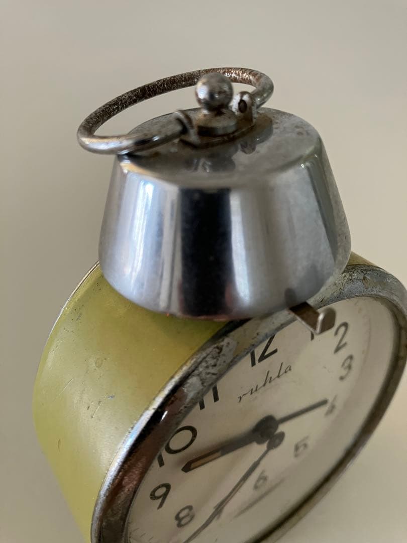 東ドイツ　　アナログ　ゼンマイ式　目覚まし時計　ruhla ビンテージ