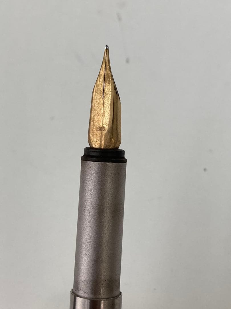 MONTBLANC 万年筆 シルバー・ゴールド 専用ケース付き　パーカー✖︎2本