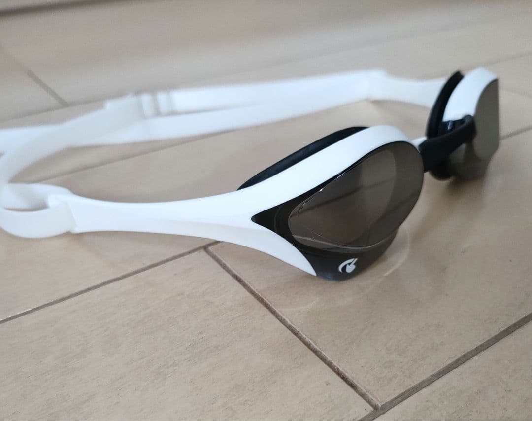 arena コブラウルトラミラー 競泳用ゴーグル海外モデル