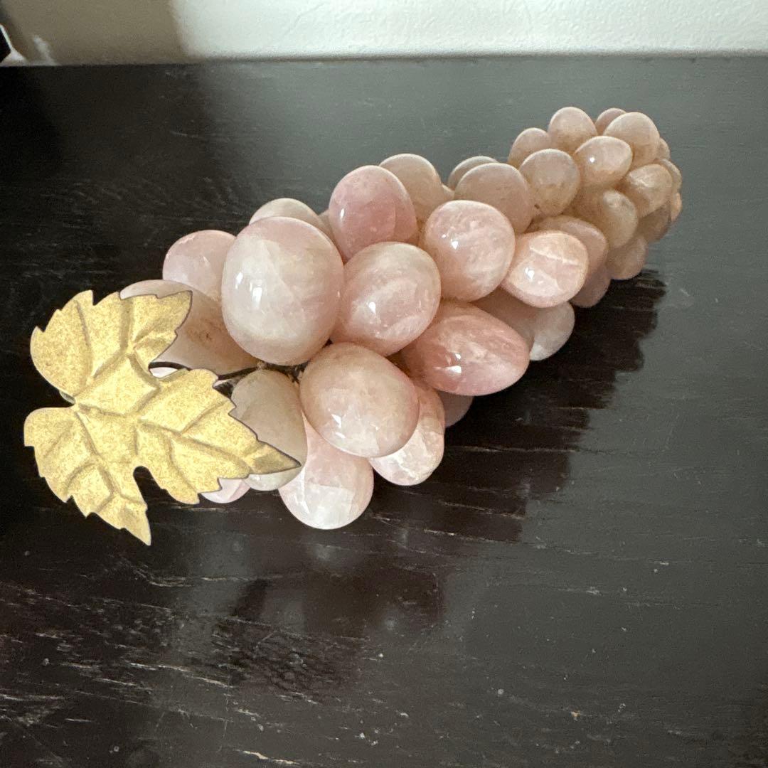 石のピンクの葡萄(大小２個)