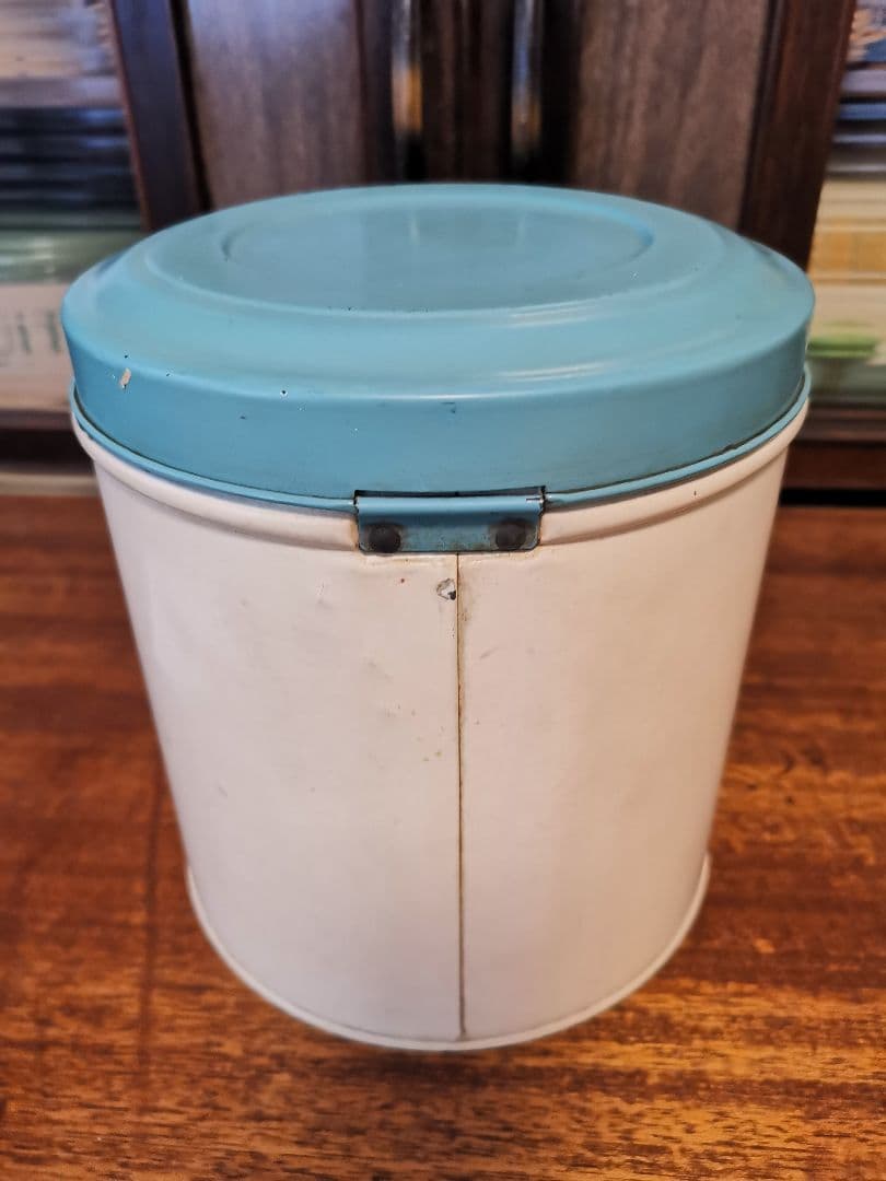 イギリス アンティーク フラワー缶 ホワイト・ブルーｔａｌａ社