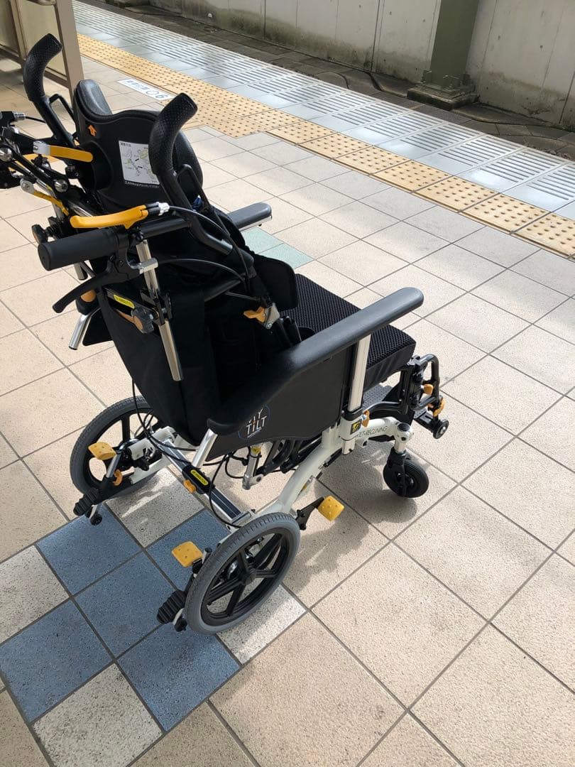 超スリム＆コンパクトリクライニング車椅子マイチルトシリーズ。MH-CR2