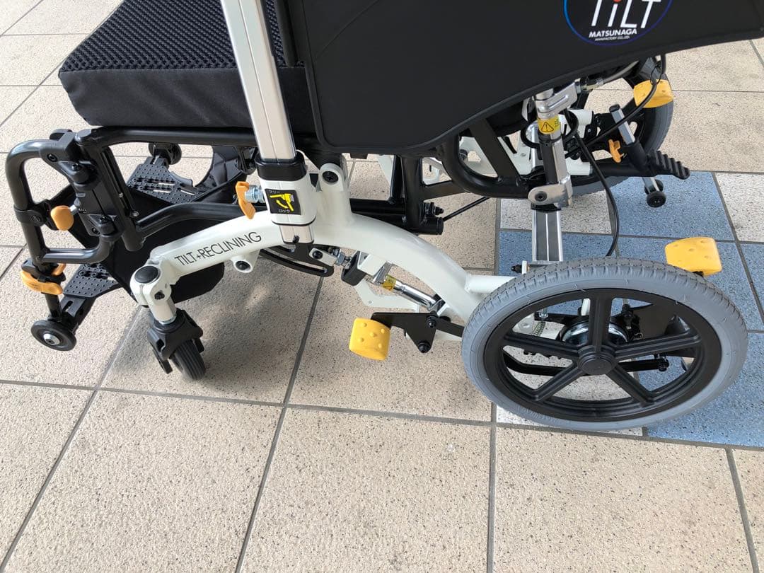 超スリム＆コンパクトリクライニング車椅子マイチルトシリーズ。MH-CR2