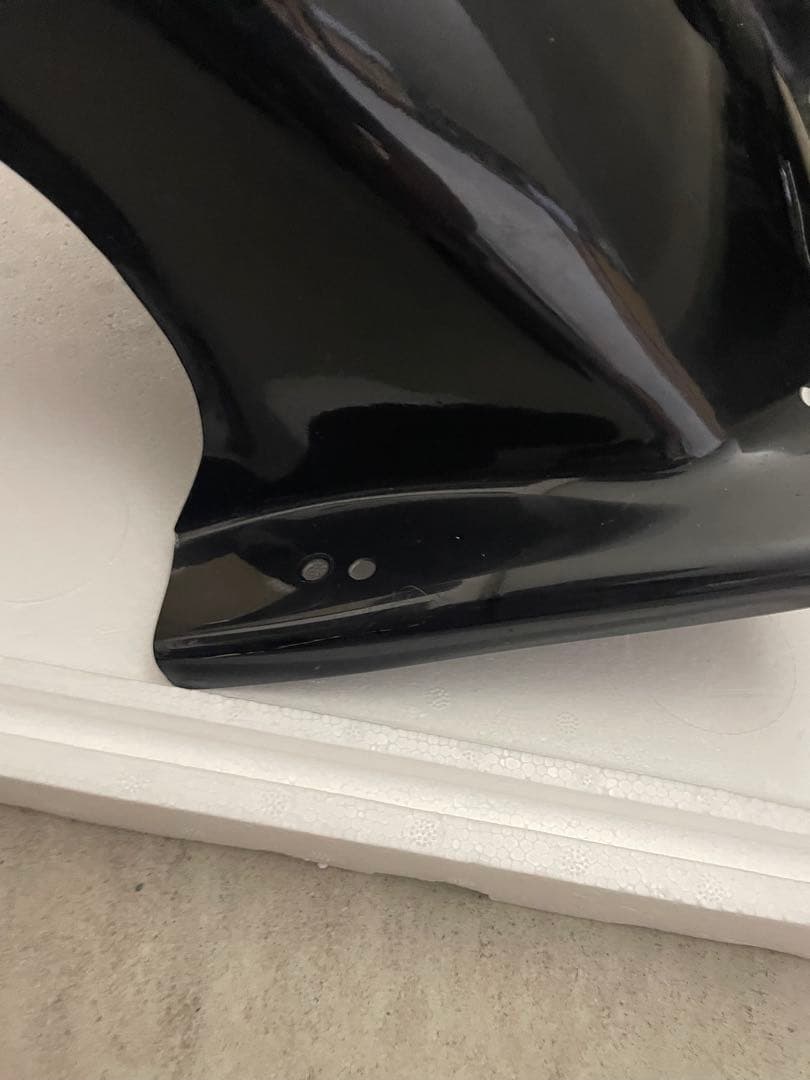 多分XJR1200に付いていたと思われるフェンダー中古品詳細不明写真で分かる方