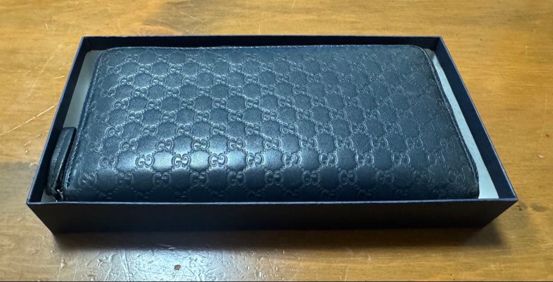 Gucci レザー GGパターン 長財布 ネイビー