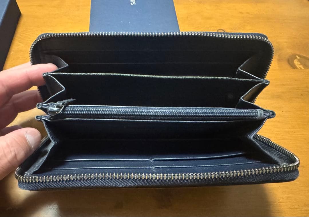 Gucci レザー GGパターン 長財布 ネイビー