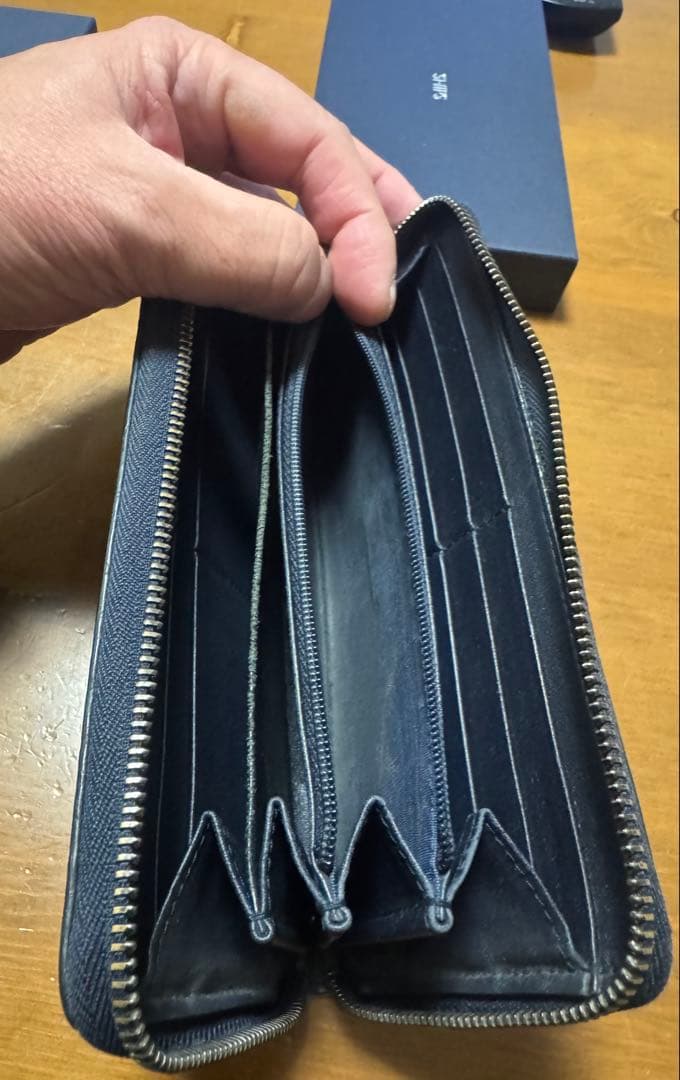 Gucci レザー GGパターン 長財布 ネイビー