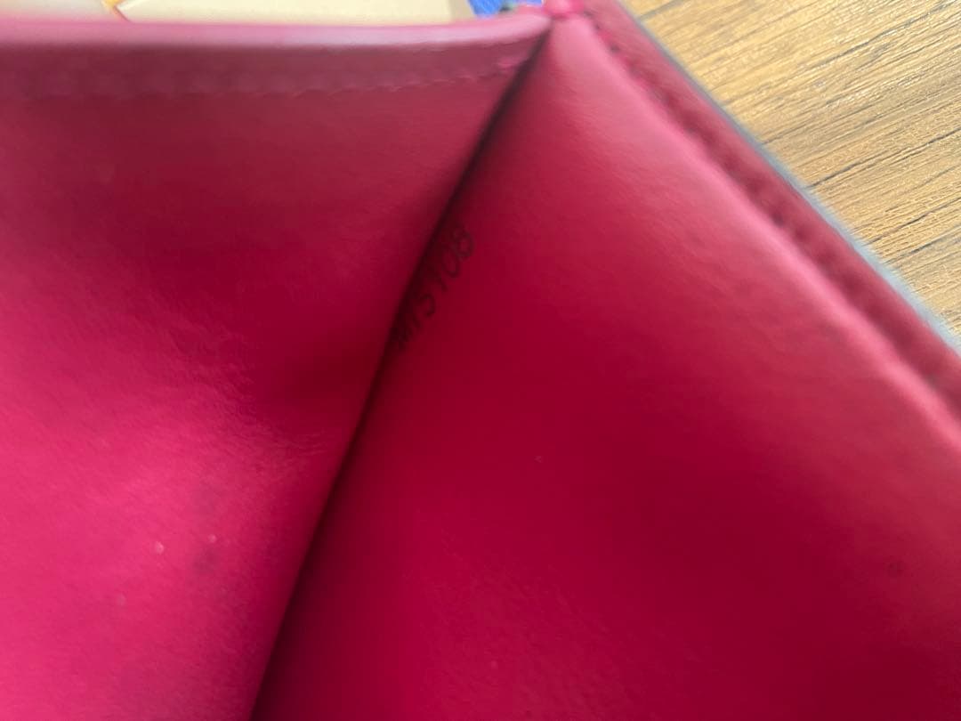 LOUIS VUITTON ルイヴィトン ポルトフォイユ カプシーヌ 財布