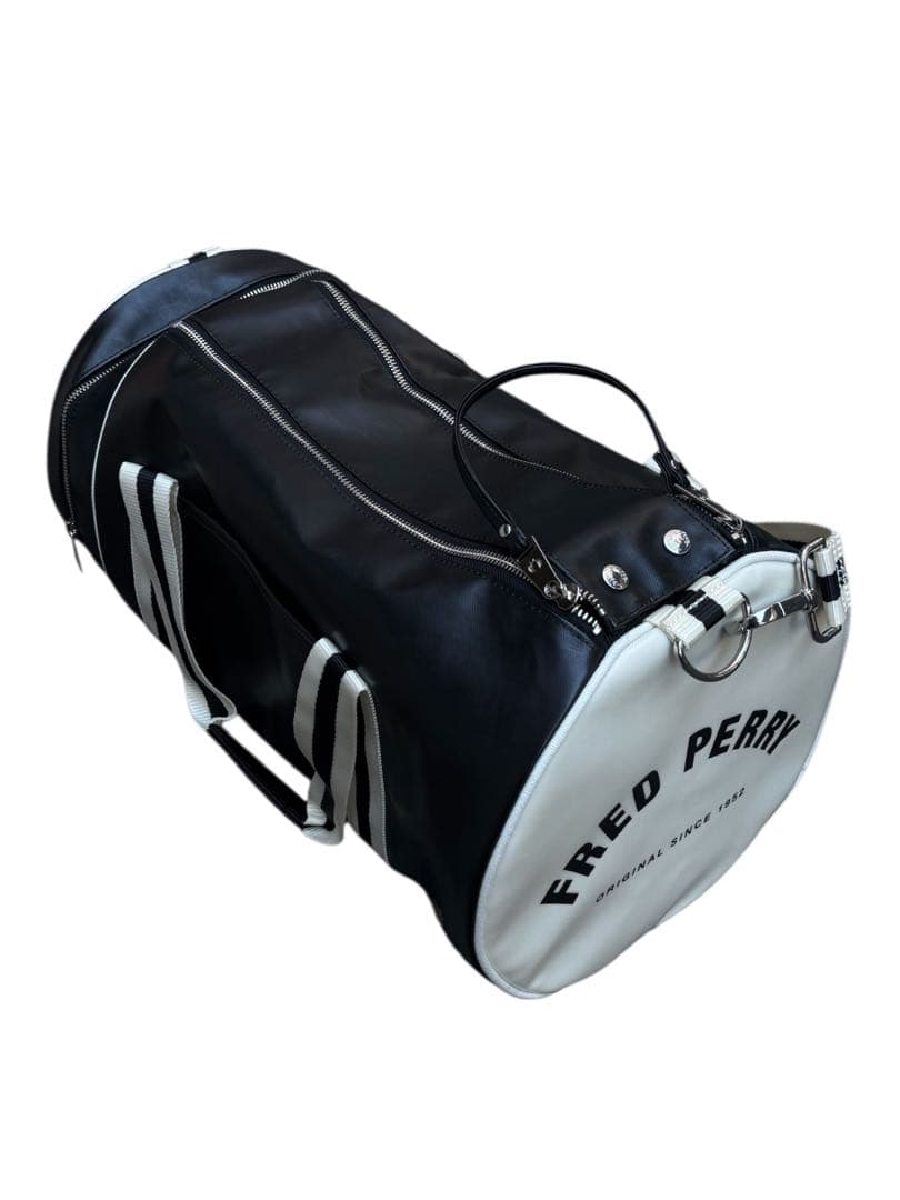 【完売品】FRED PERRY フレッドペリー　ボストンバック　ドラムバッグ