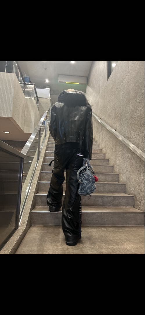 cozy worldwide leather ほぼ未使用