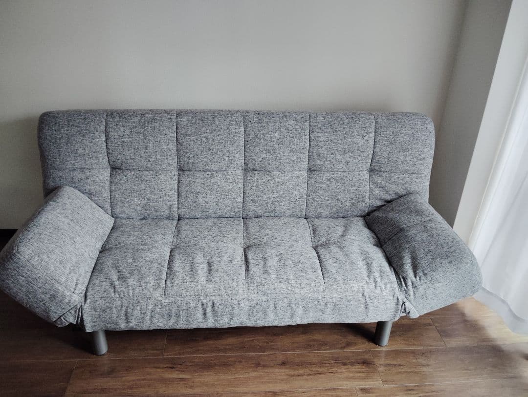 グレーのリクライニング2人掛けソファ