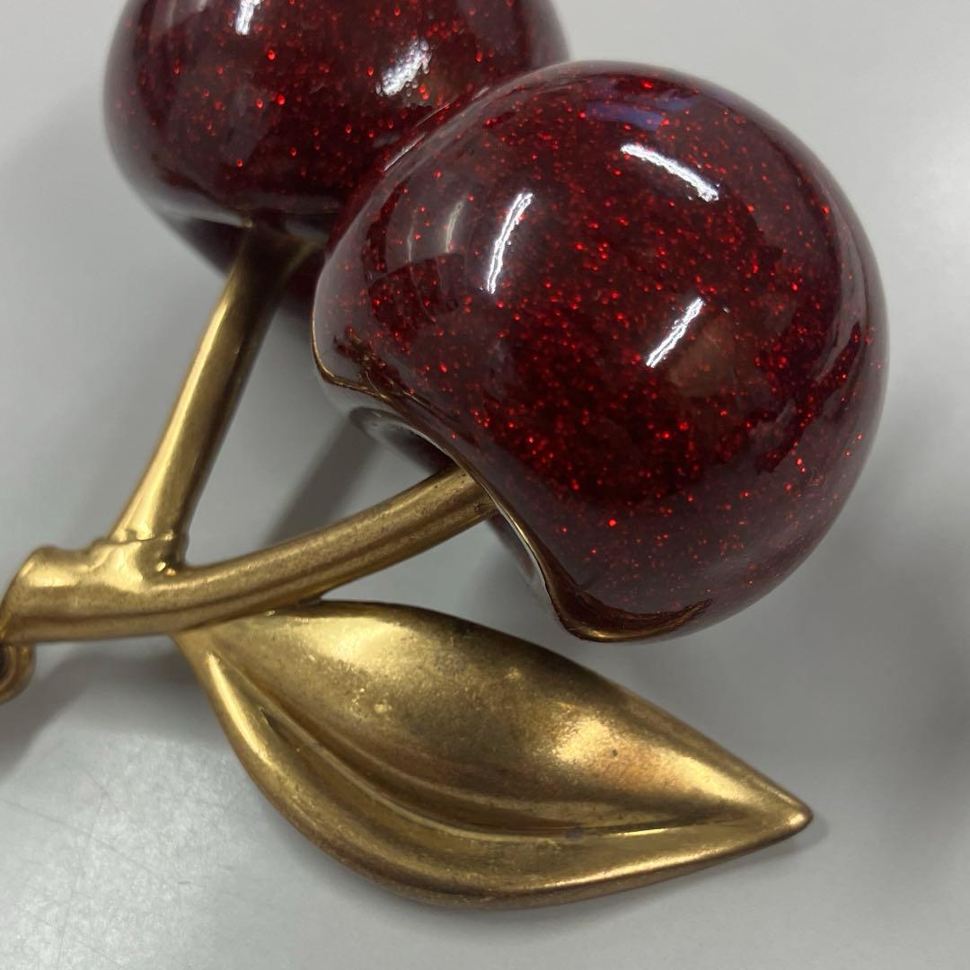 COACH キーホルダー チェリーと花