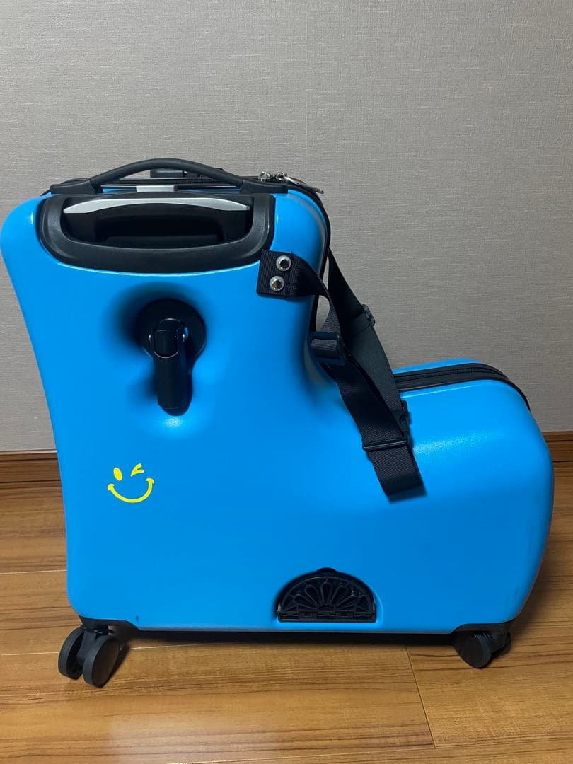 子供が乗れるキャリーケース 取手収納　キッズトラベル