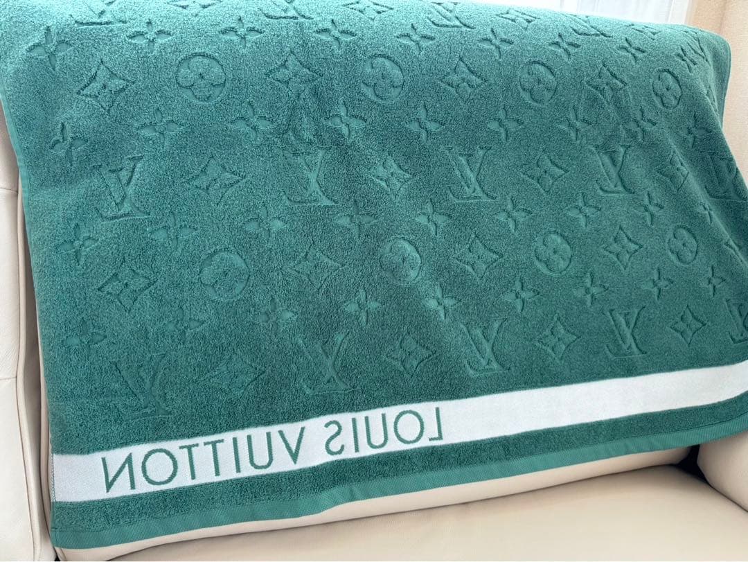 LOUIS VUITTON ビーチタオル モノグラム　グリーン　※最終値下げ