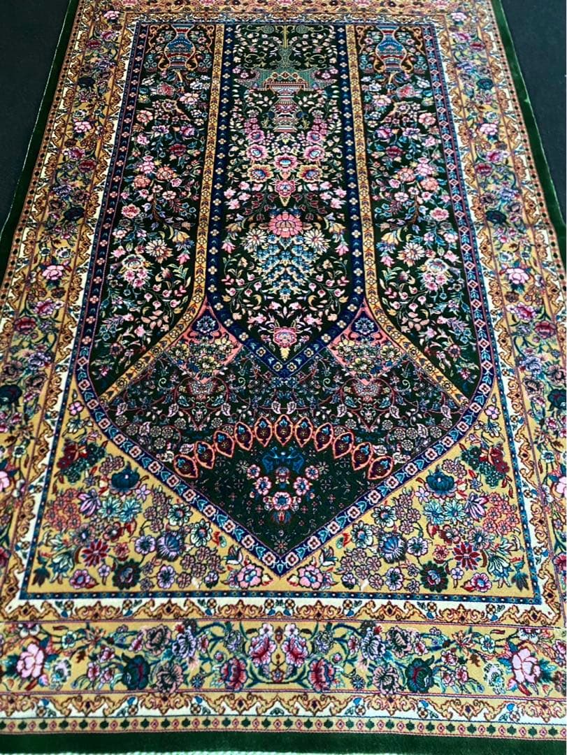 最希少作 ペルシャ絨毯 イラン クム産　シルク100% 手織り289万ノット　緑