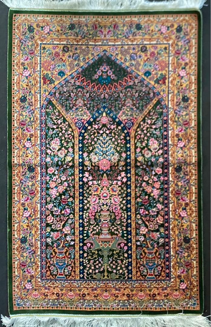 最希少作 ペルシャ絨毯 イラン クム産　シルク100% 手織り289万ノット　緑