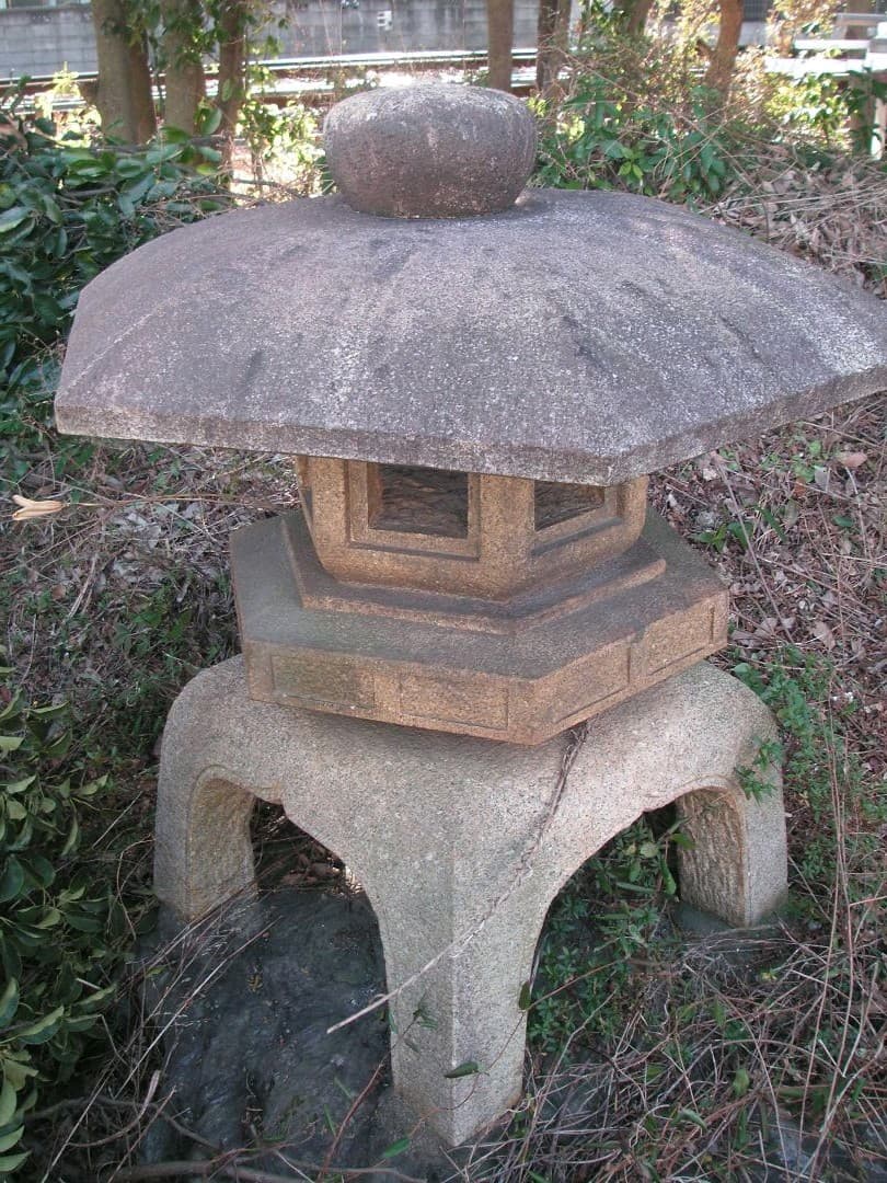 雪見灯籠 六角雪見