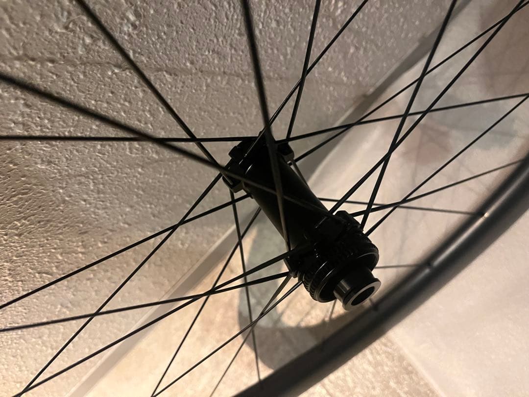 カーボンリムホイール 50mm高 軽量 高剛性 1384g 送料込み