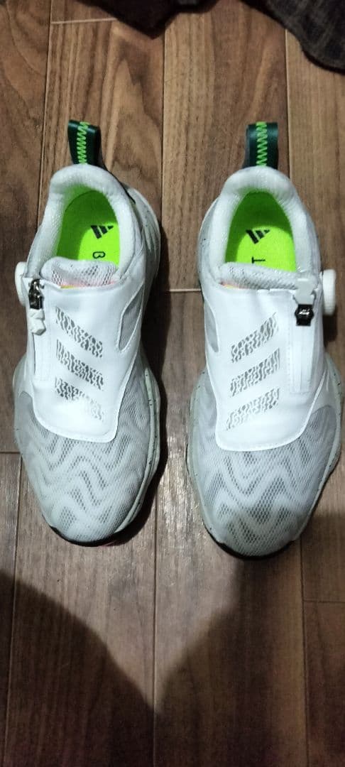 ホワイト ゴルフシューズ BOOST