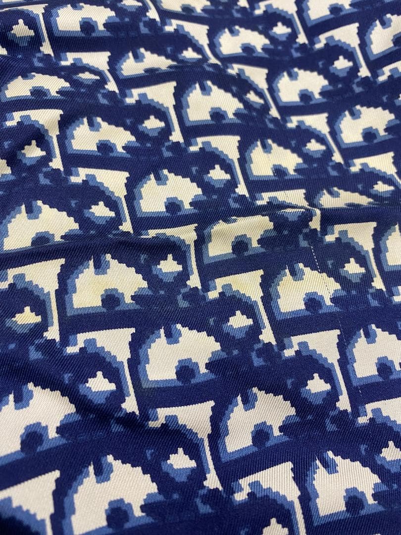 Christian Dior　シルクスカーフ