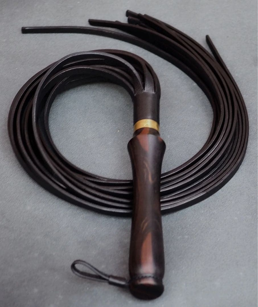 バラ鞭　SaMidare【ほぼ未使用】本革