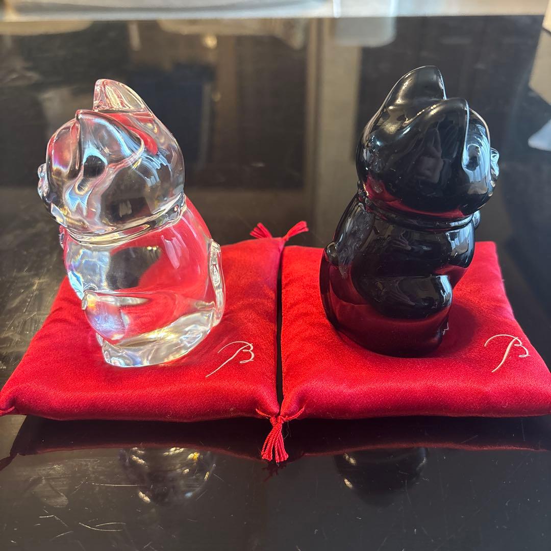 バカラ　招き猫　白黒セット　座布団付き