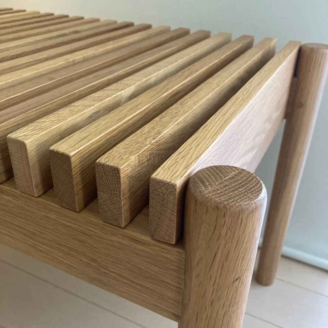 木製スラットデザインテーブル