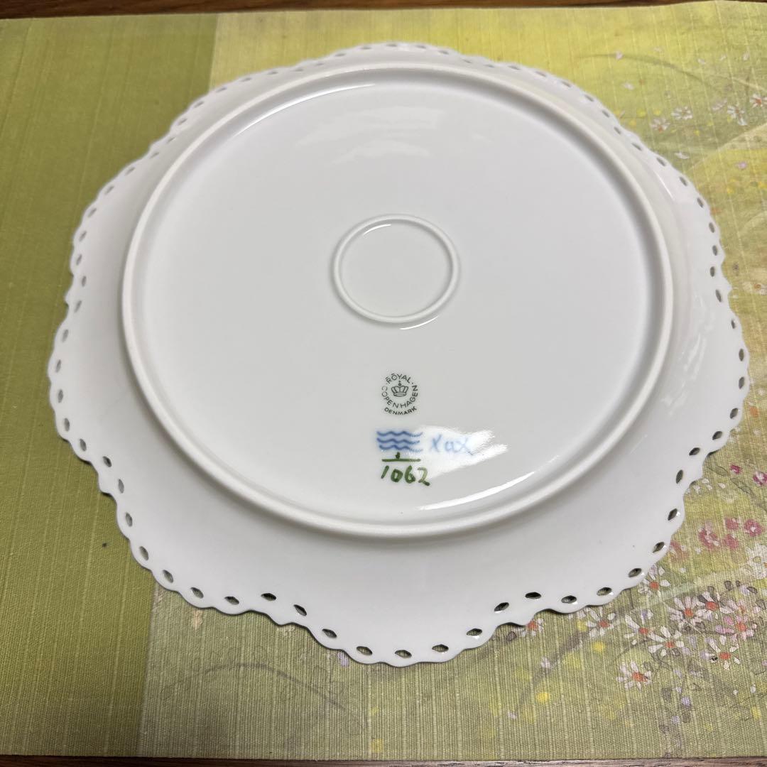 ロイヤルコペンハーゲン　ブルーフルーテッド　フルレース　フラワーディッシュ