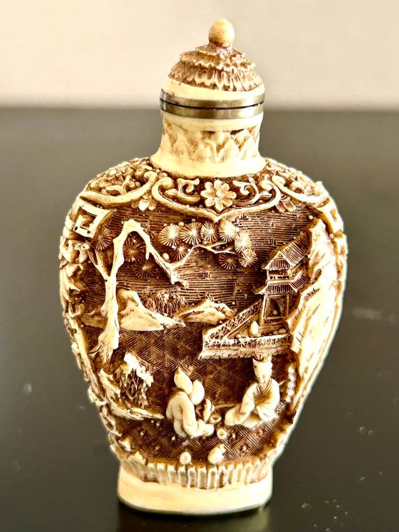 【中華民国骨董】ヴィンテージ 中国 彫刻樹脂 スナフボトル マッチングトップ4点