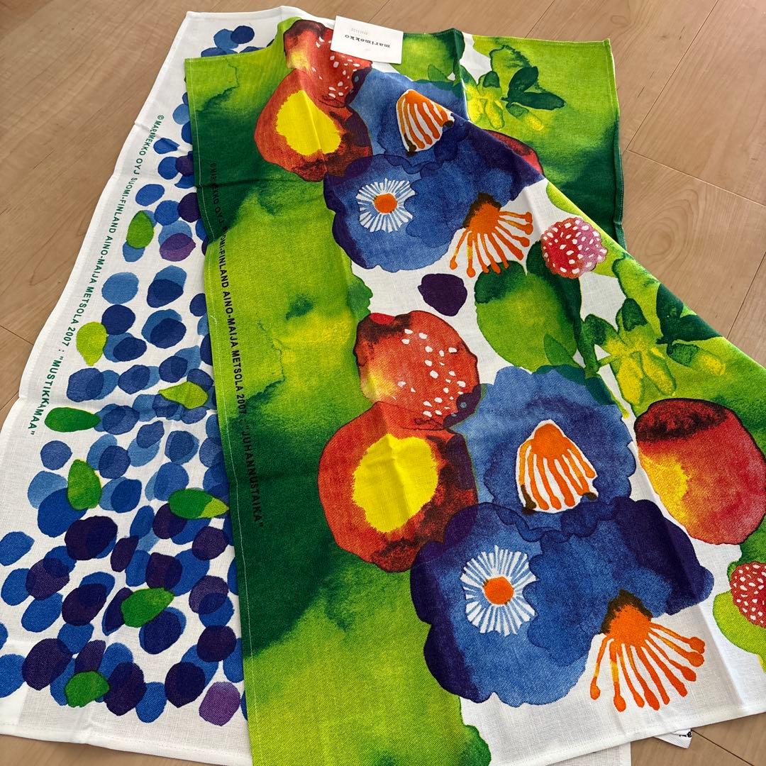 新品タグ付き　マリメッコ ムスティッカマア　ユハンヌスタイカ ティータオル