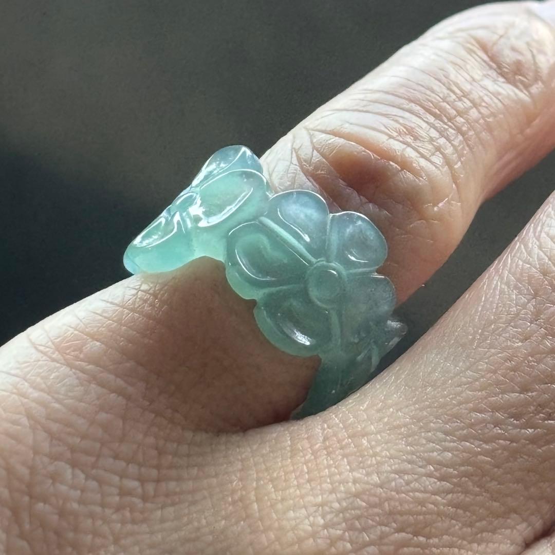 グアテマラ産　天然本翡翠　A貨　氷種　花彫り　幅広　5号
