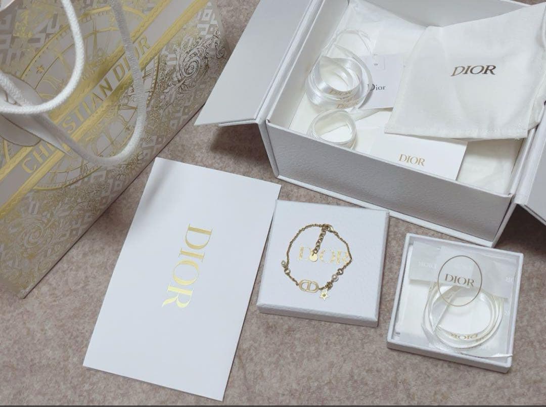 Dior ゴールドブレスレット パール付き