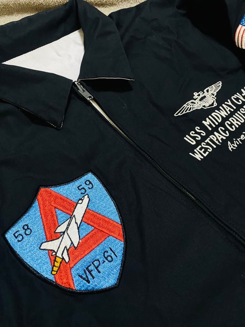 AVIREX 美品２面用 USAと日本 鷲 スカジャン サテン vintage