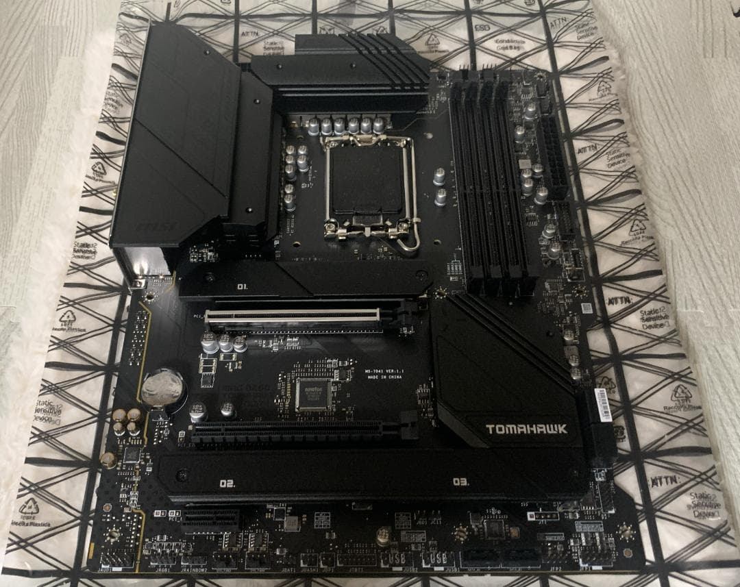 MSI MAG B660 TOMAHAWK WIFI DDR4 マザーボード