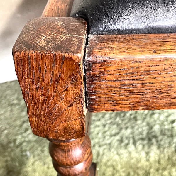 アンティーク家具　ダイニングチェア　ブラックレザー　ビンテージ家具　食堂椅子