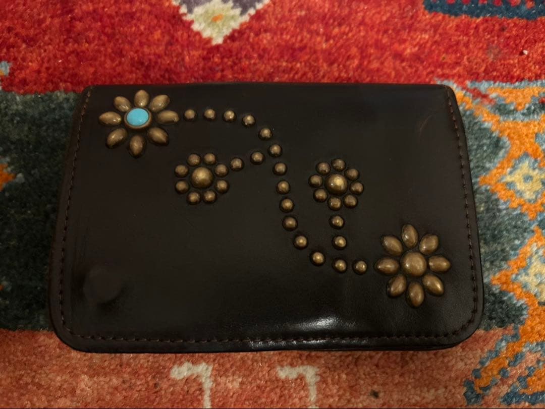 キシ　HTC スタッズウォレット #125 ダークブラウン