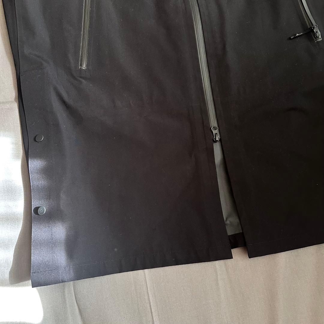 ★未使用★ユニクロ セオリー ブロックテックコート M ブラック